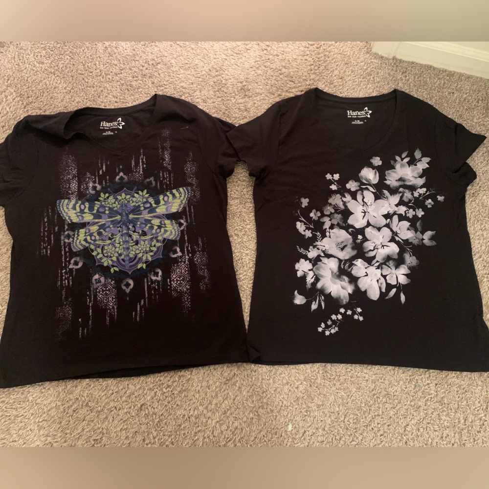 2 brand new women’s Hanes tees